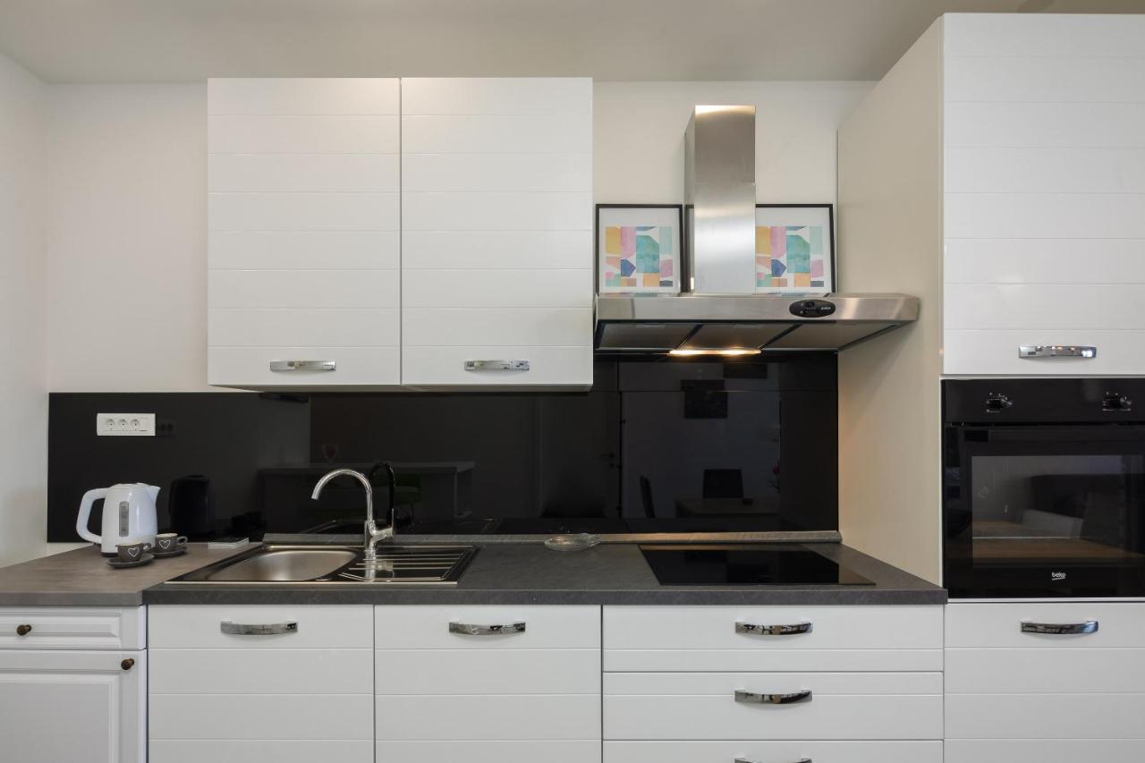 Seaside Deluxe Apartment Jesenice  Bagian luar foto