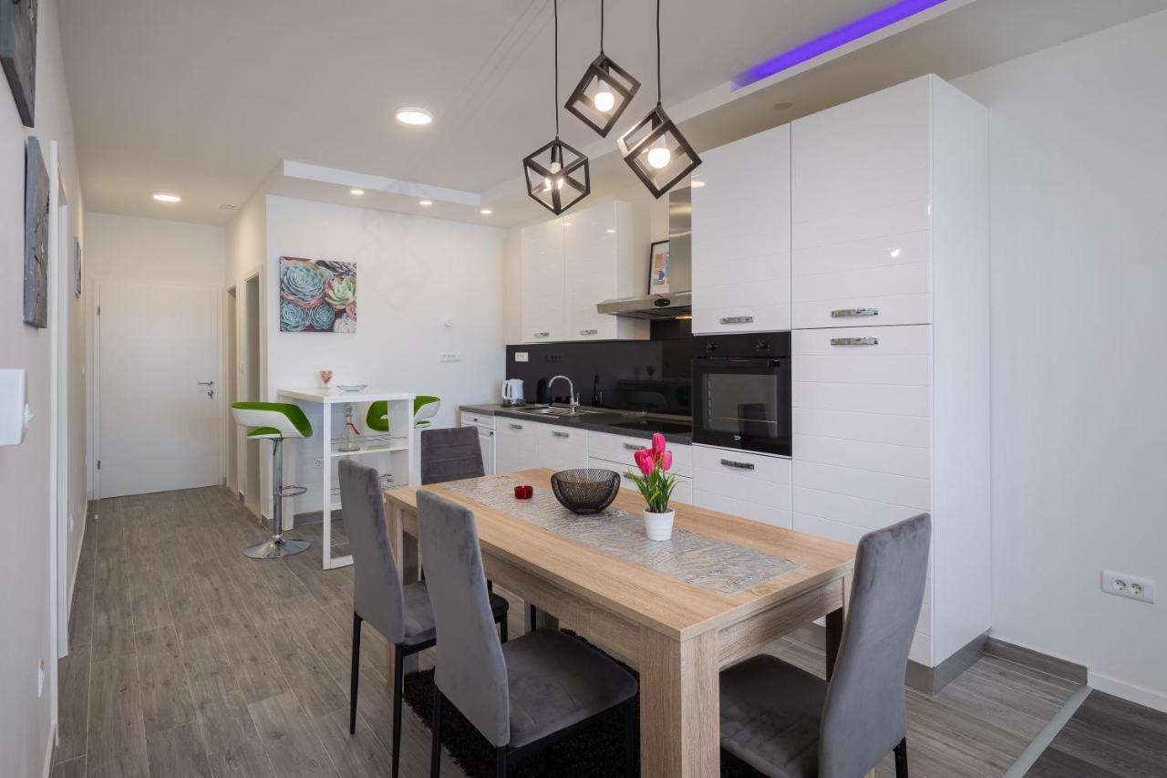 Seaside Deluxe Apartment Jesenice  Bagian luar foto