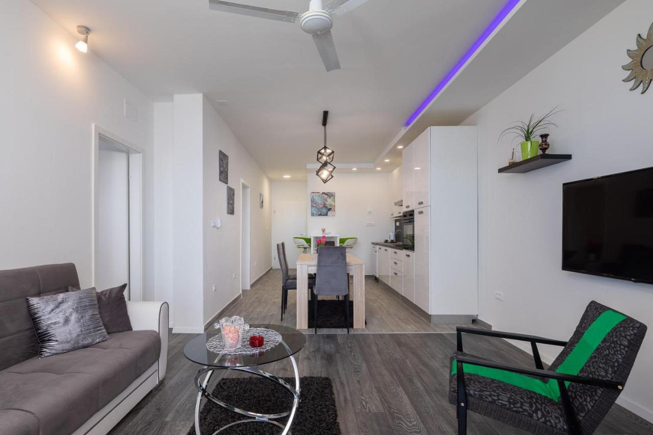 Seaside Deluxe Apartment Jesenice  Bagian luar foto